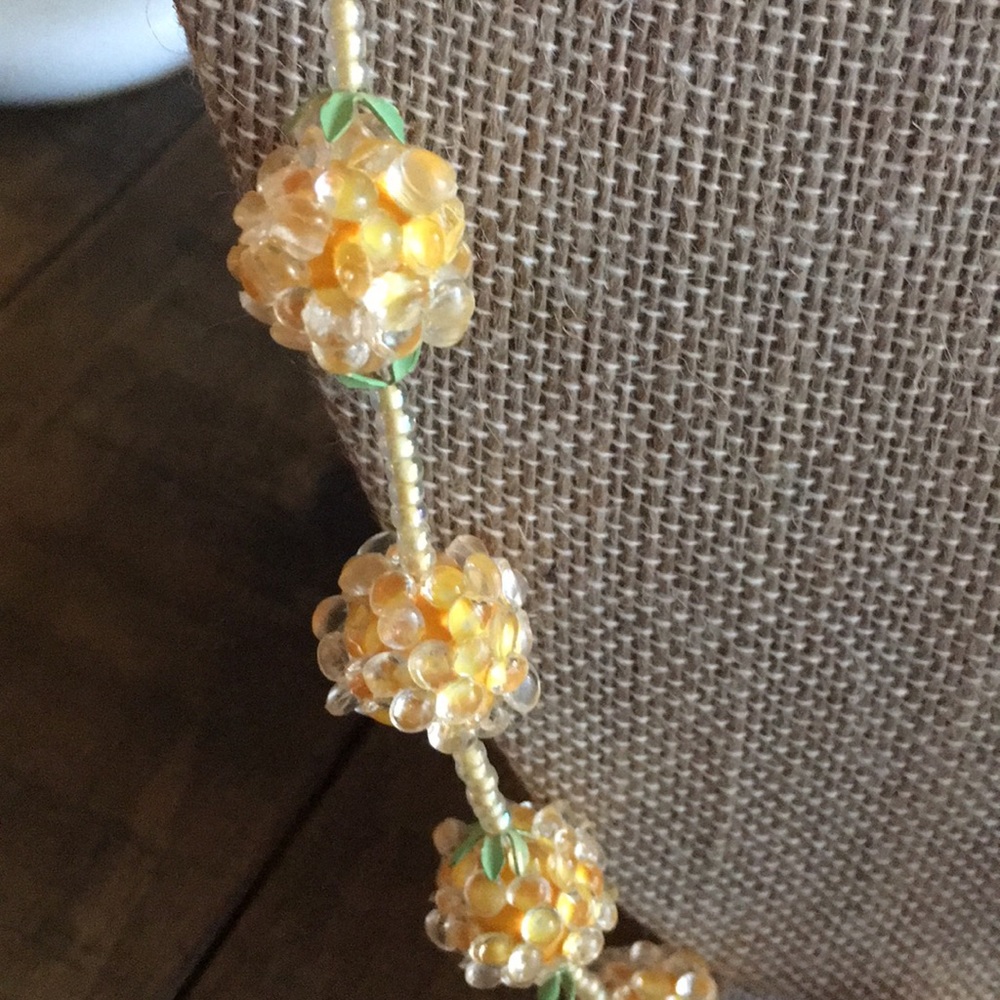 Vintage yellow beaded statement necklace - Picture 3 of 8